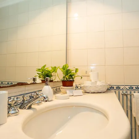 Beyond The Tiber Trastevere Apartment *